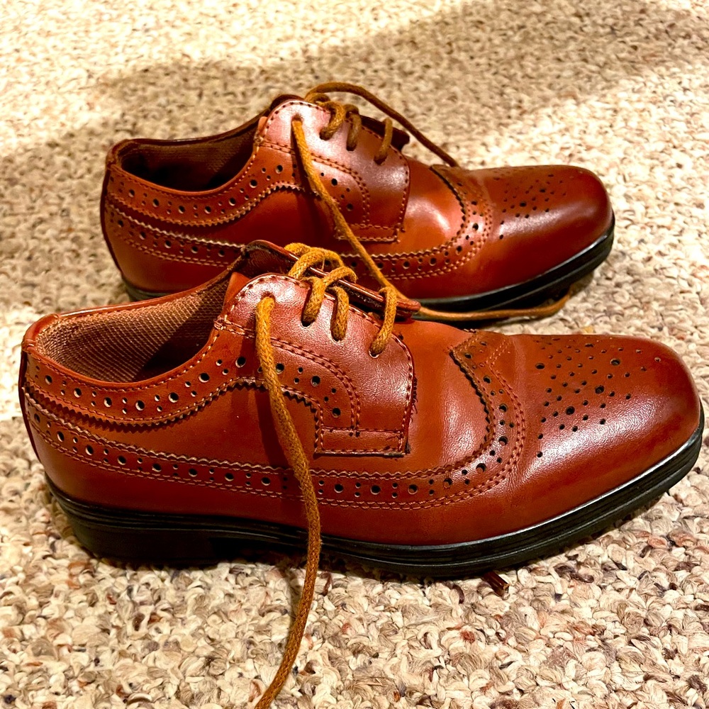Deer Stag boys dress shoes, brown, size 12.5